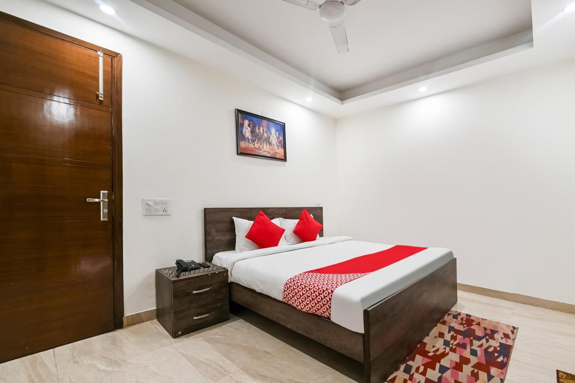 Hotel O Premium Rooms Chhatarpur Yeni Delhi Dış mekan fotoğraf