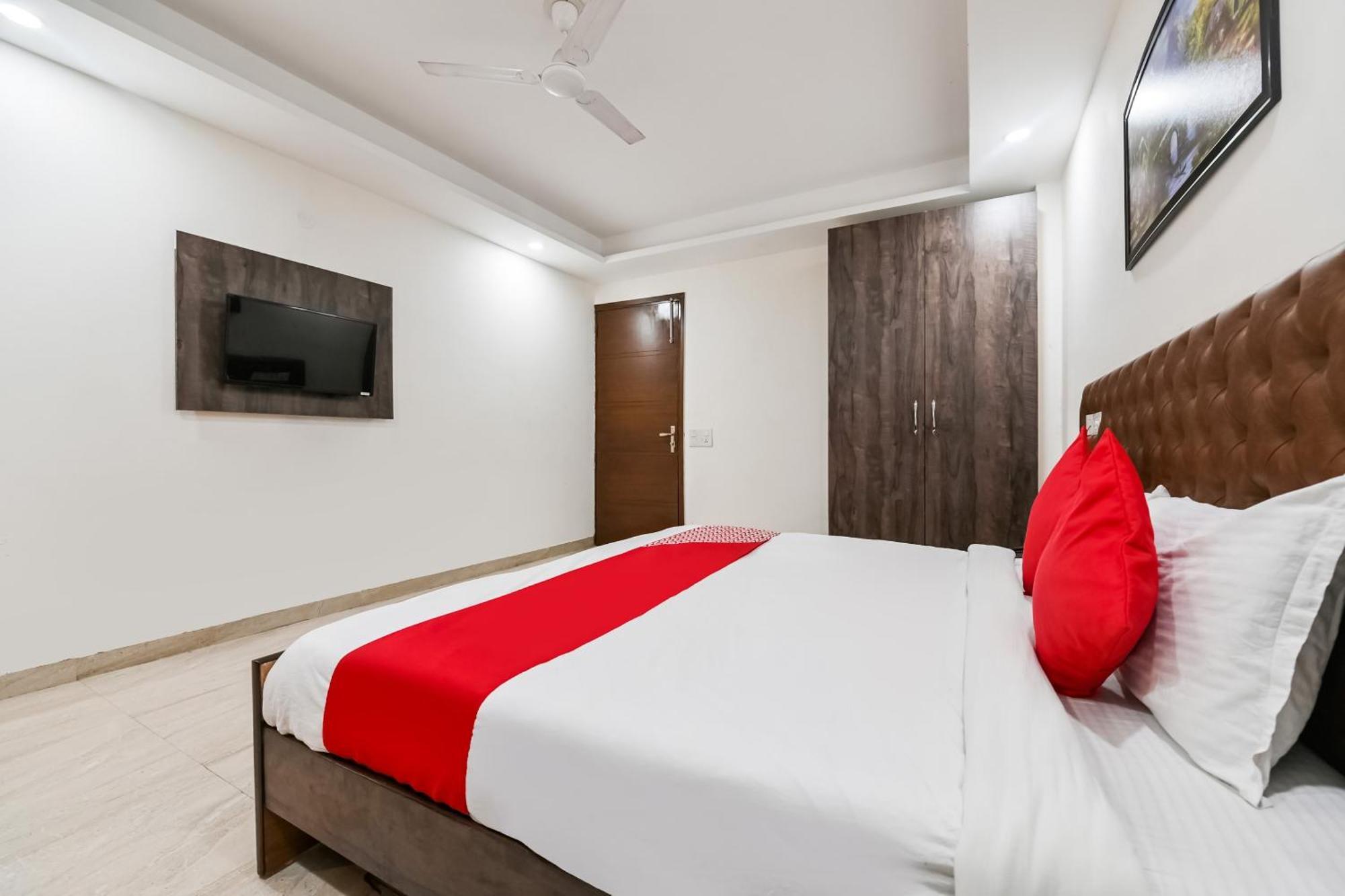 Hotel O Premium Rooms Chhatarpur Yeni Delhi Dış mekan fotoğraf