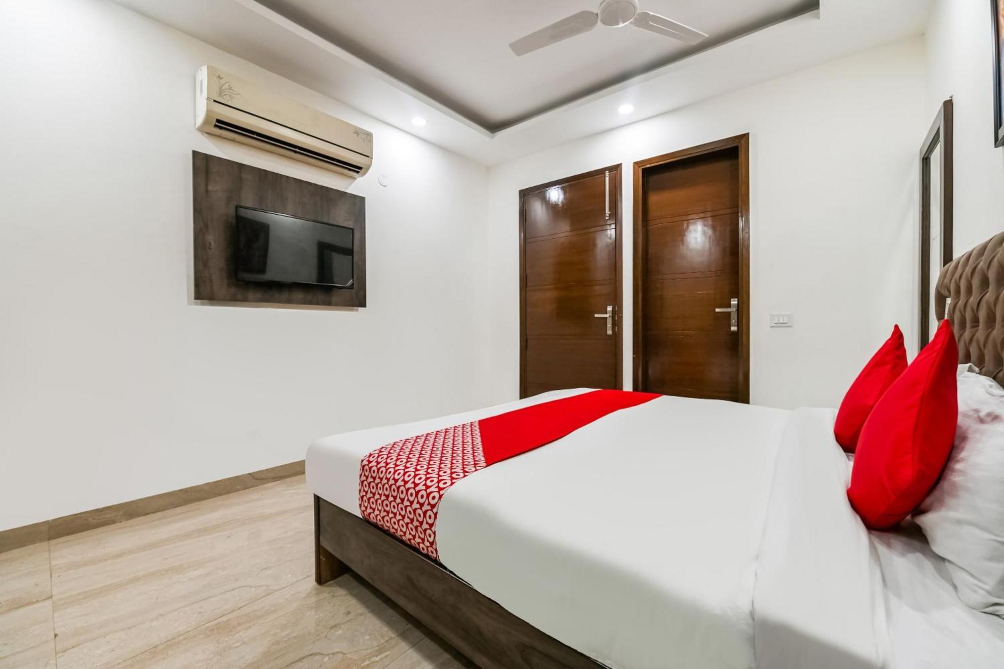 Hotel O Premium Rooms Chhatarpur Yeni Delhi Dış mekan fotoğraf